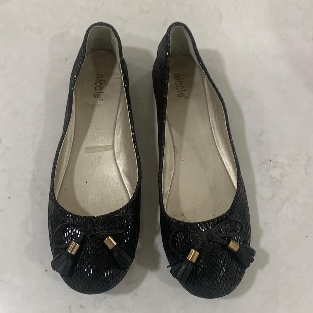 Women’s Nicole Black Tassel Ballet Flats Size 9